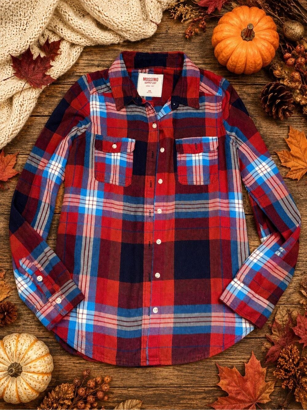 Mossimo Supply Co Women’s Medium Plaid Flannel Button Down Shirt Red Blue